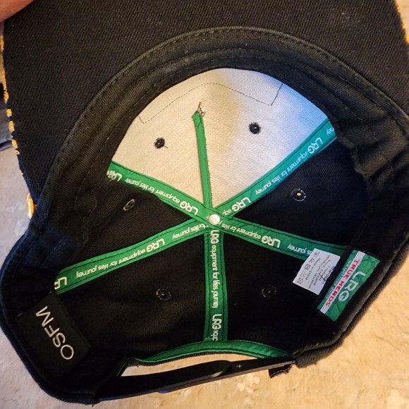 Snapback Black Hat with the saying "Smokin'em all since 1947" - Picture 5 of 9